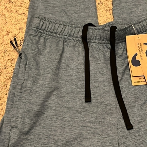 Men’s ASICS regular fit tech pants - Picture 6 of 15